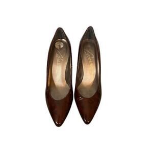 Caressa Maroon Patent Leather Small Heels Pumps Women SZ 7.5
